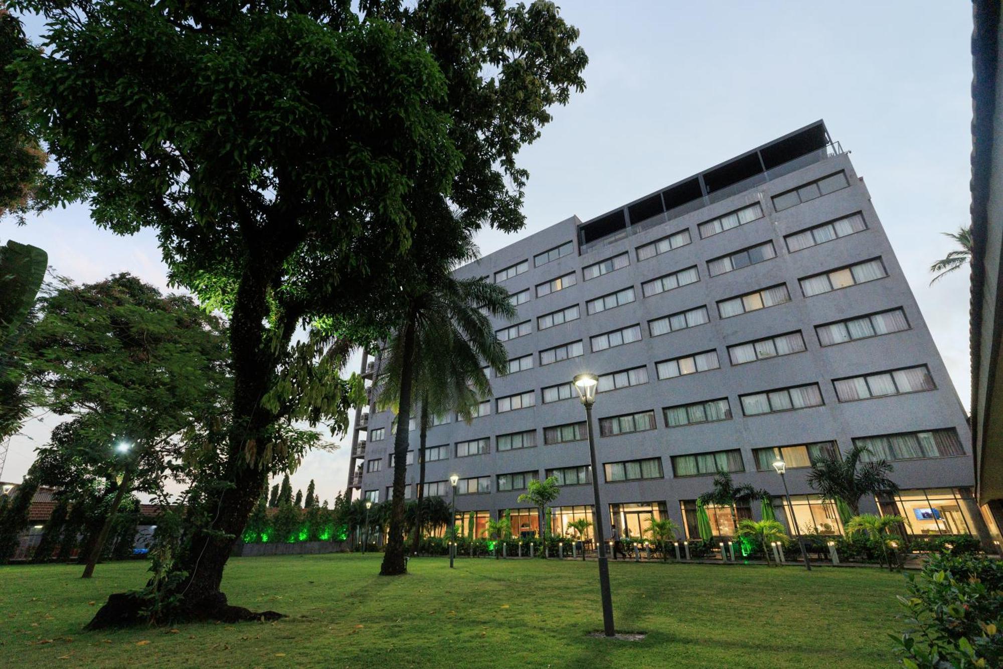 Riviera Royal Hotel Conakry Exterior foto